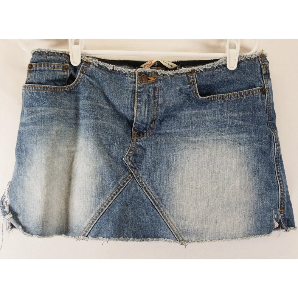 Abercrombie & Fitch across no